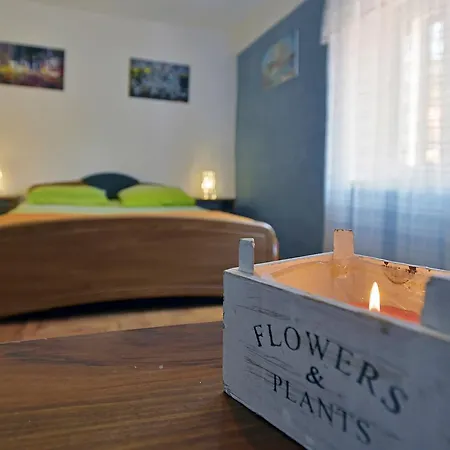 Charming Old Town App For 4 People Apartamento