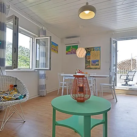Charming Old Town App For 4 People Appartement
