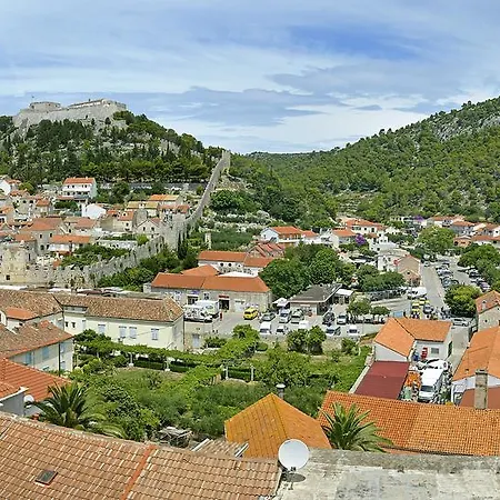 Charming Old Town App For 4 People Appartement